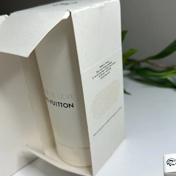 LV fragrance with sample - Picture 6 of 9